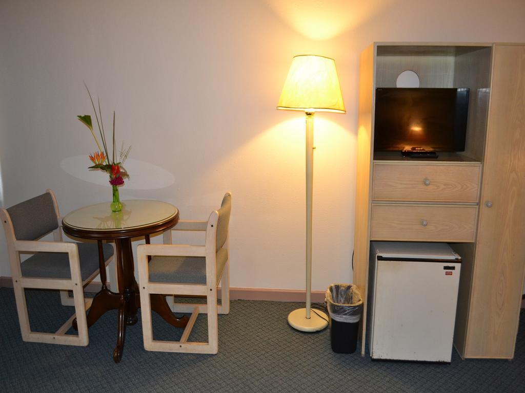 Hotel West Plaza Desekel Koror Zewnętrze zdjęcie