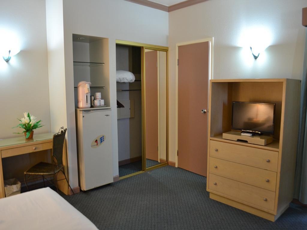 Hotel West Plaza Desekel Koror Zewnętrze zdjęcie