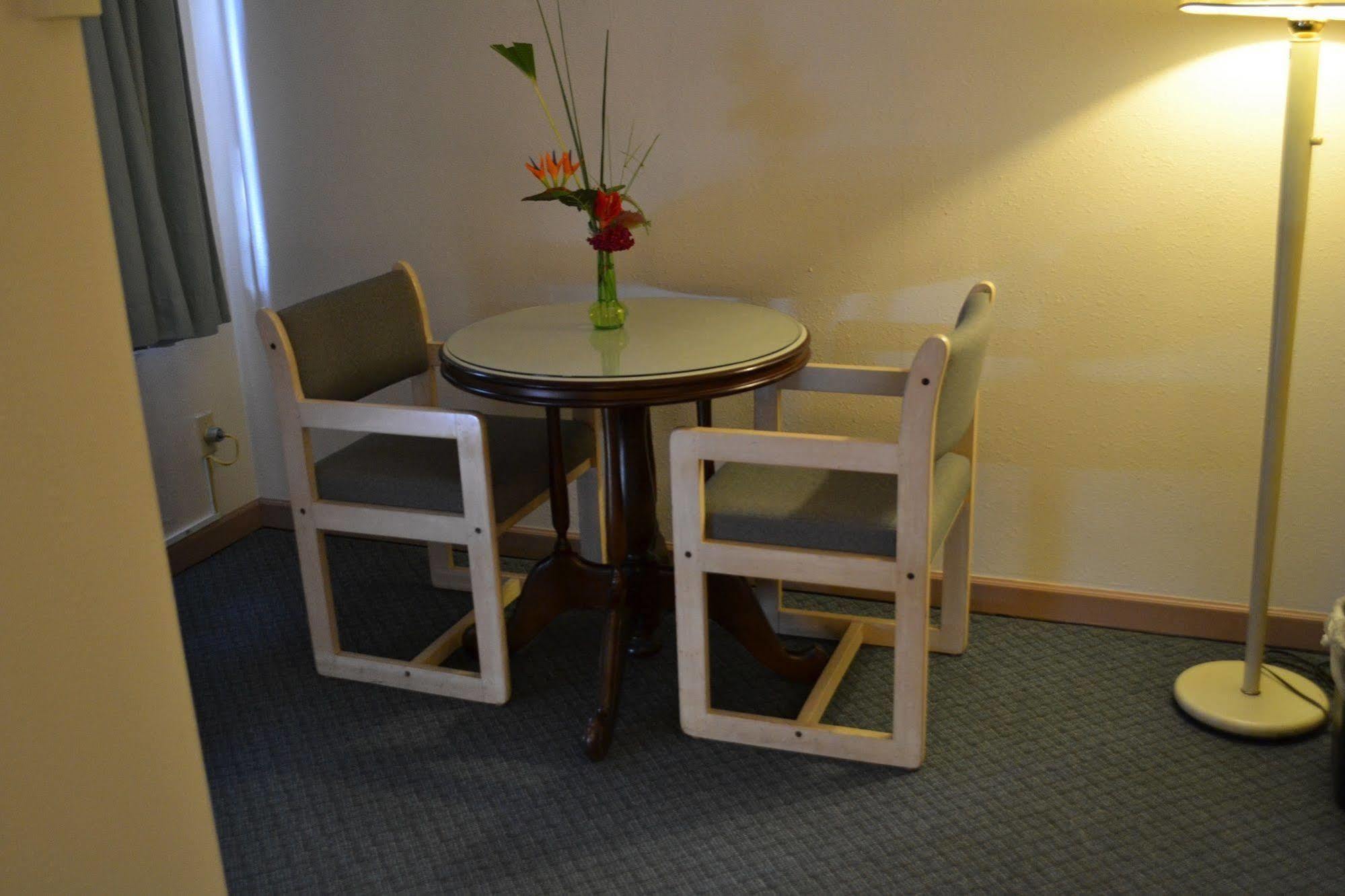 Hotel West Plaza Desekel Koror Zewnętrze zdjęcie