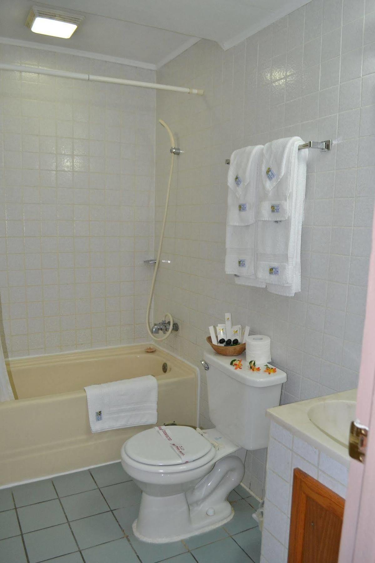 Hotel West Plaza Desekel Koror Zewnętrze zdjęcie