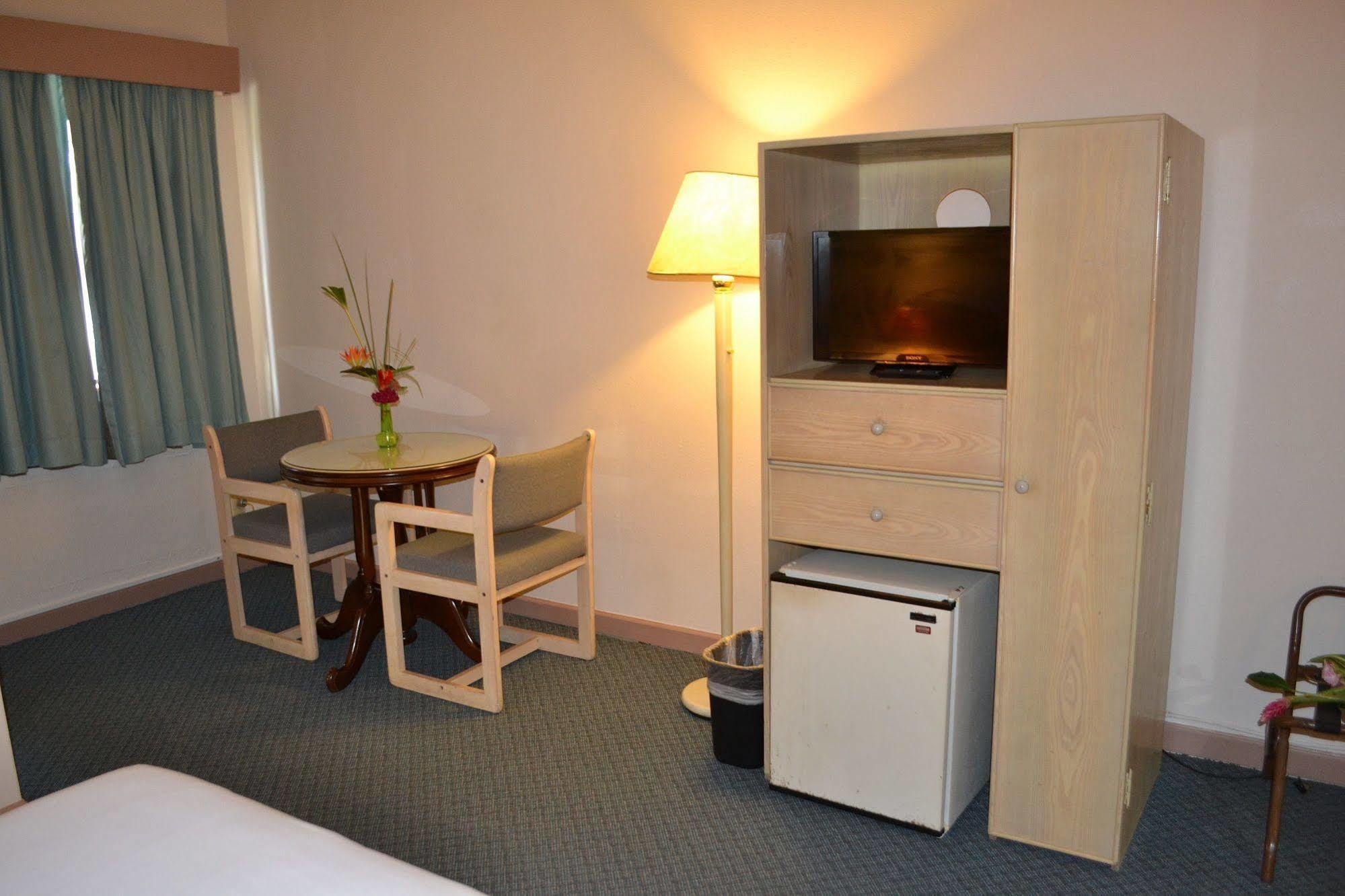 Hotel West Plaza Desekel Koror Zewnętrze zdjęcie